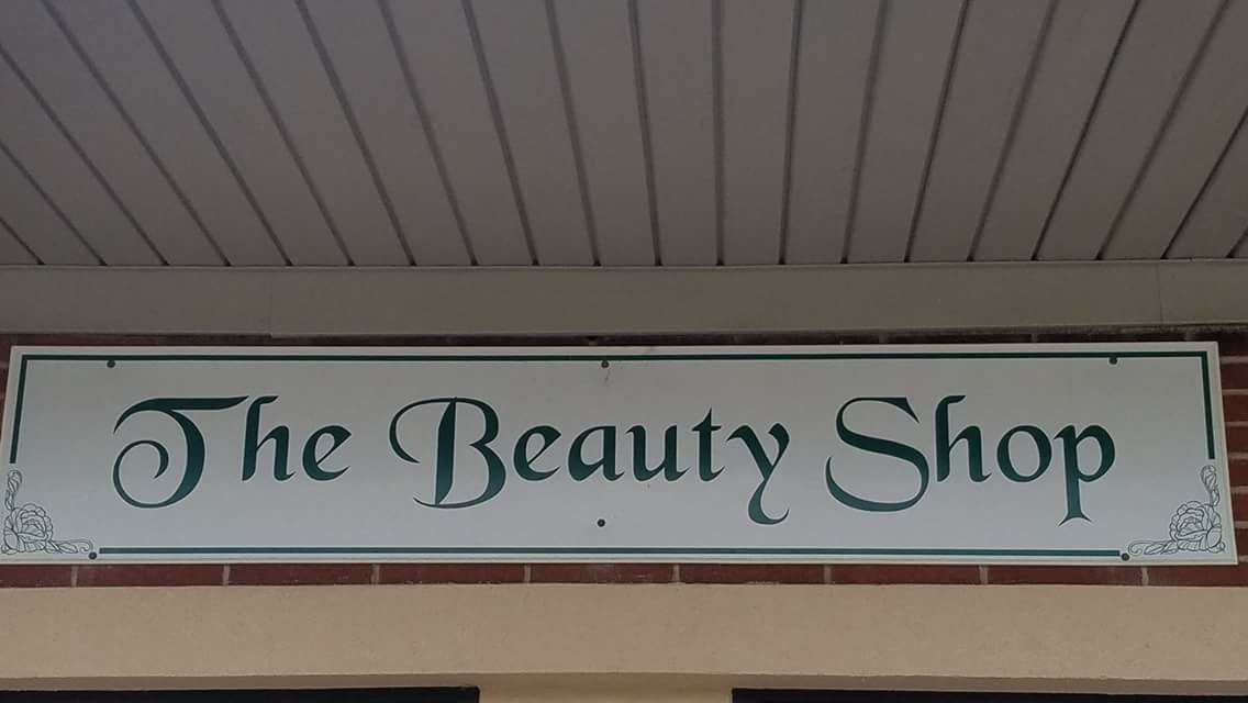 Beauty Shop 4023 Hwy 411, Madisonville Tennessee 37354