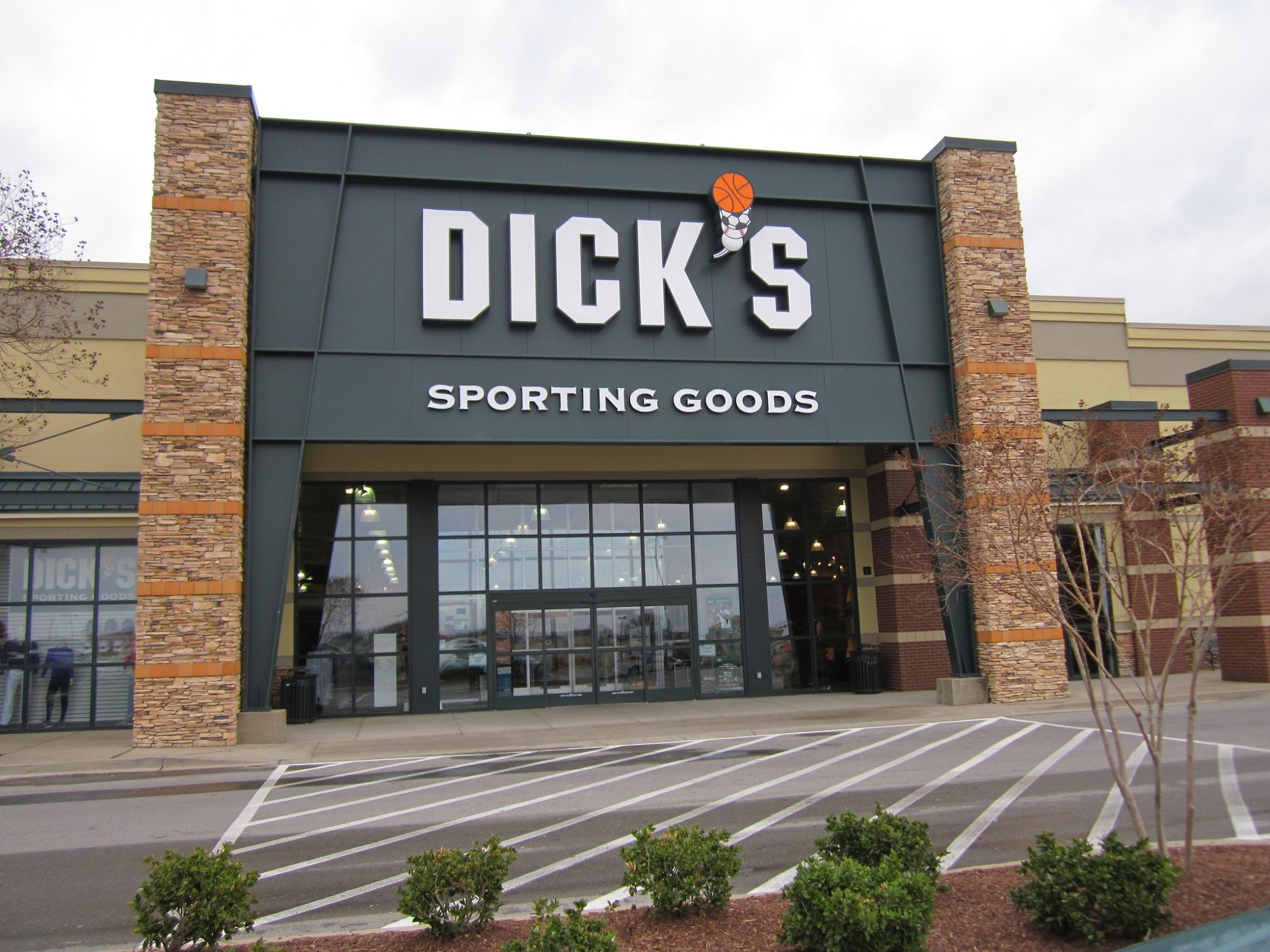 DICK'S Sporting Goods