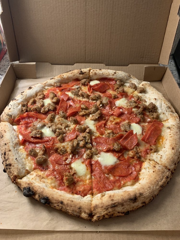 DeSano Pizza Bakery 115 16th Ave S, Nashville