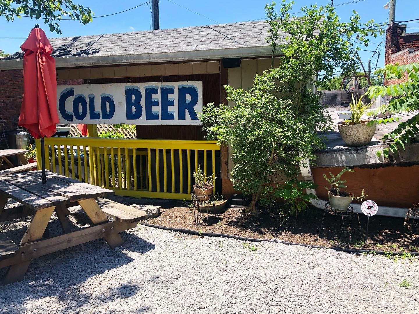 Dino's Bar 411 Gallatin Ave, Nashville