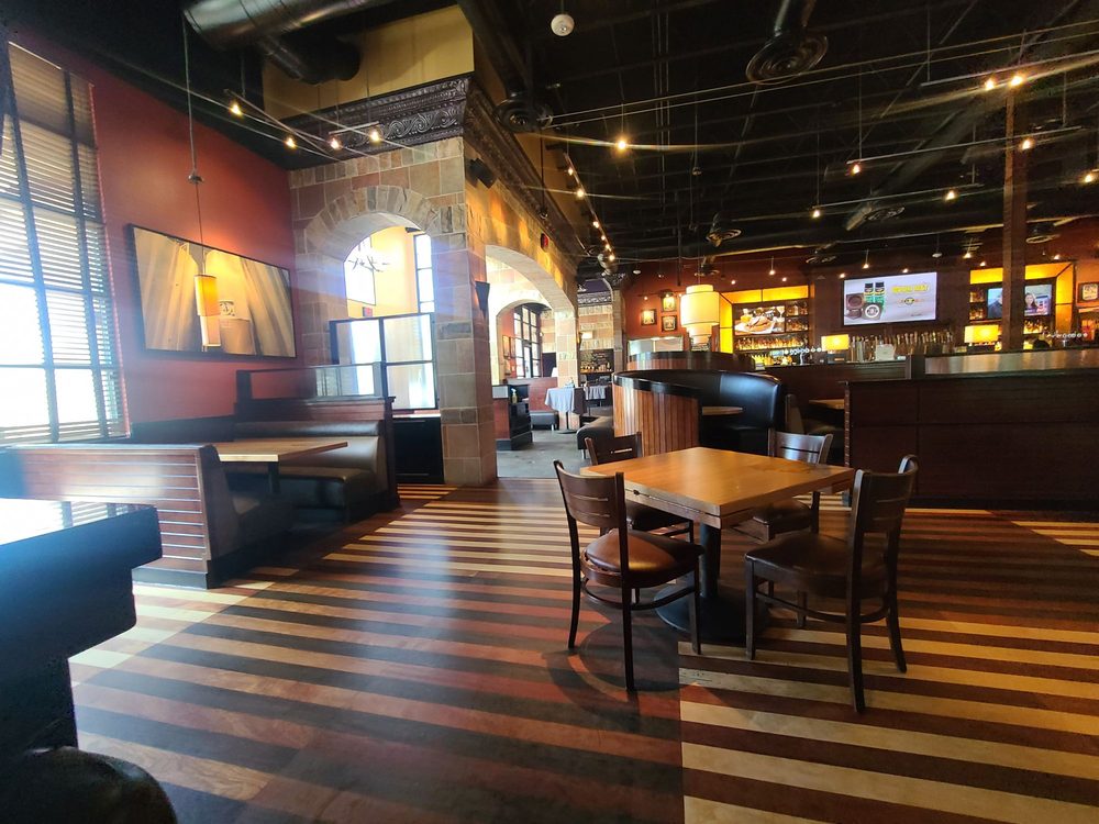 BJ's Restaurant & Brewhouse 190 E Stacy Rd STE 3300, Allen