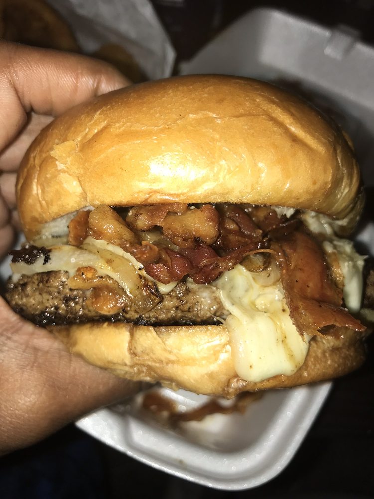 Chapps Burgers (Arkansas Ln) 2596 E Arkansas Ln, Arlington