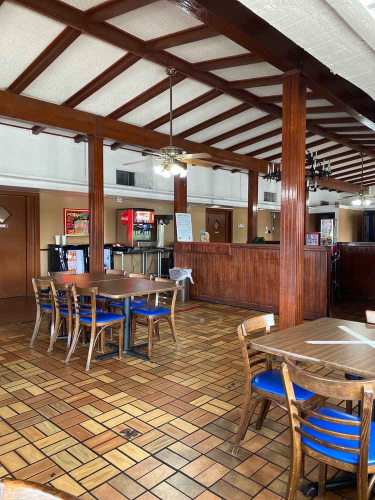 Danny’s Big Burgers 611 W Park Row Dr, Arlington