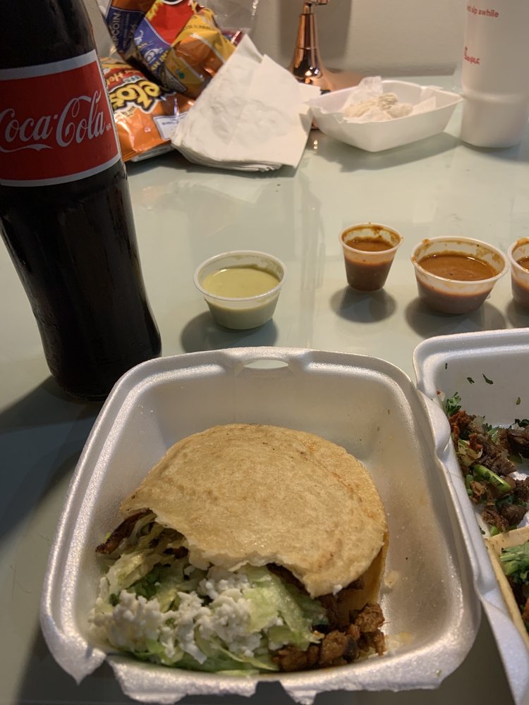 Tacos La Banqueta Puro DF 1021 E Pioneer Pkwy, Arlington