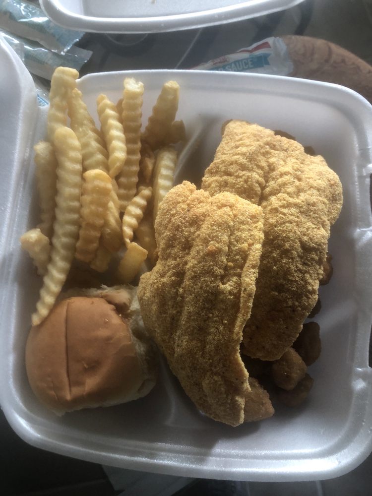 Lisa's Chicken 1601 W Division St, Arlington