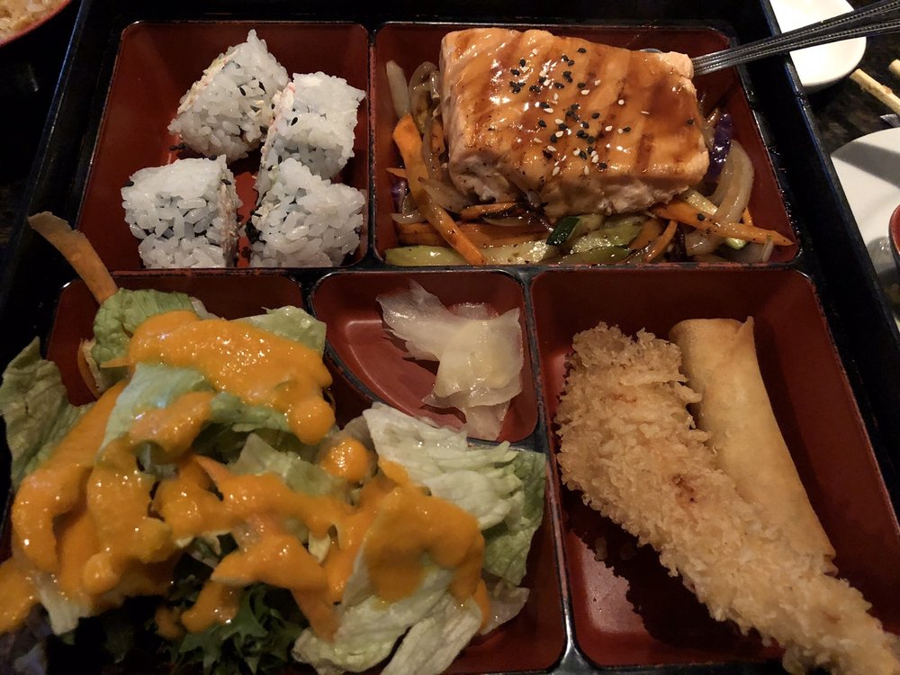Sushi Domo 3330 Matlock Rd STE 106, Arlington