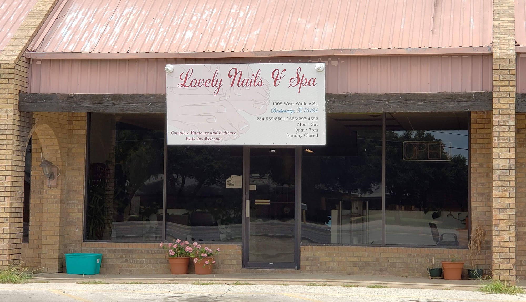 Lovely Nails & Spa