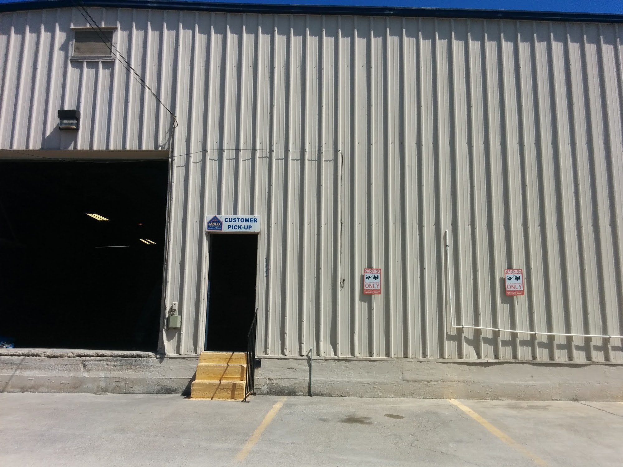 Ashley Furniture Warehouse (Distribution Center)