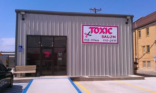 Toxic Salon 106 E 5th St, Dumas Texas 79029