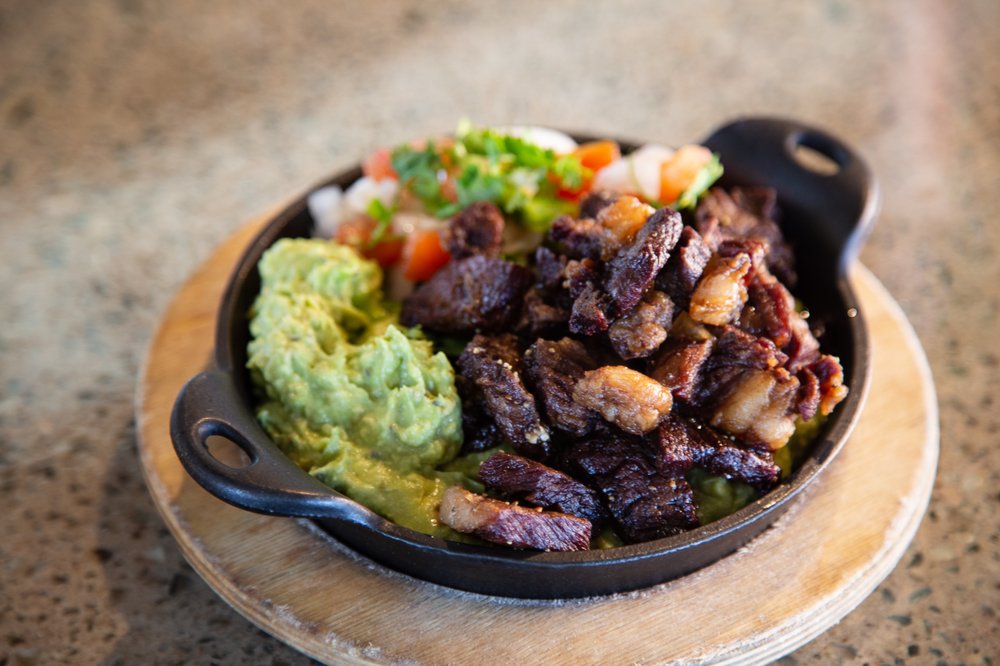 Clasico Kitchen Bar 9615 Montana Ave, El Paso