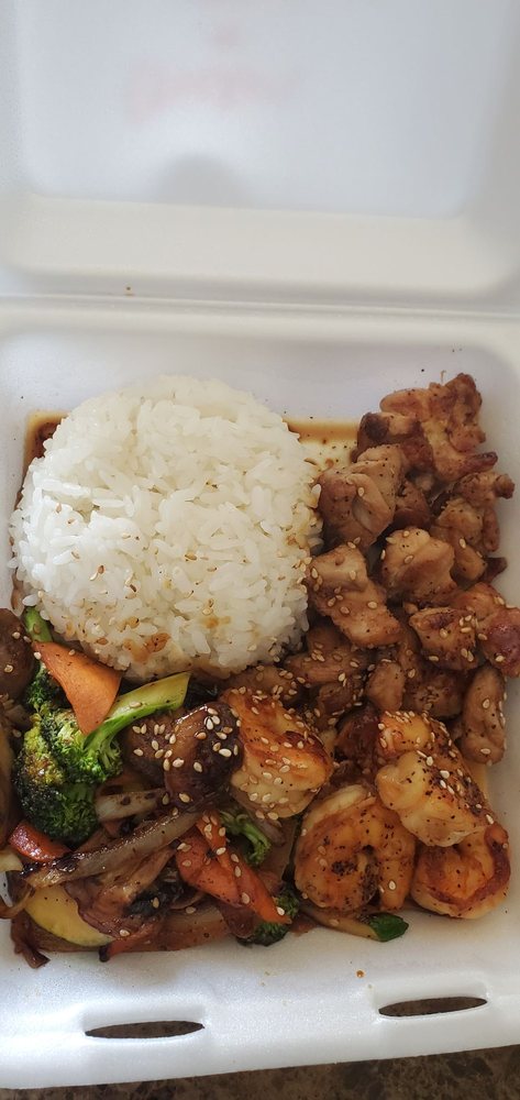 Sunny's Sushi 910 E Redd Rd, El Paso