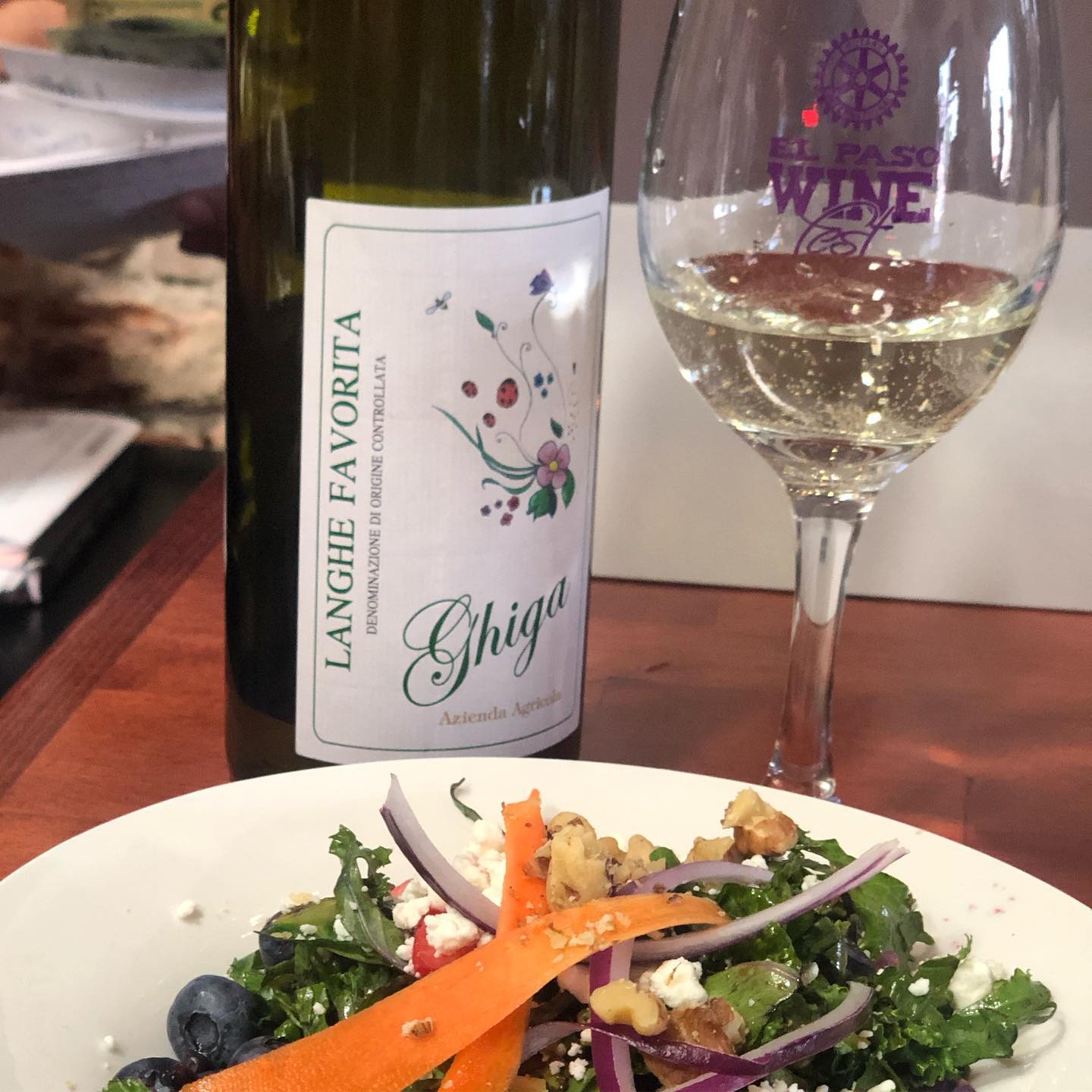 Savour Wine Lounge 5222 Doniphan Dr Suite B, El Paso