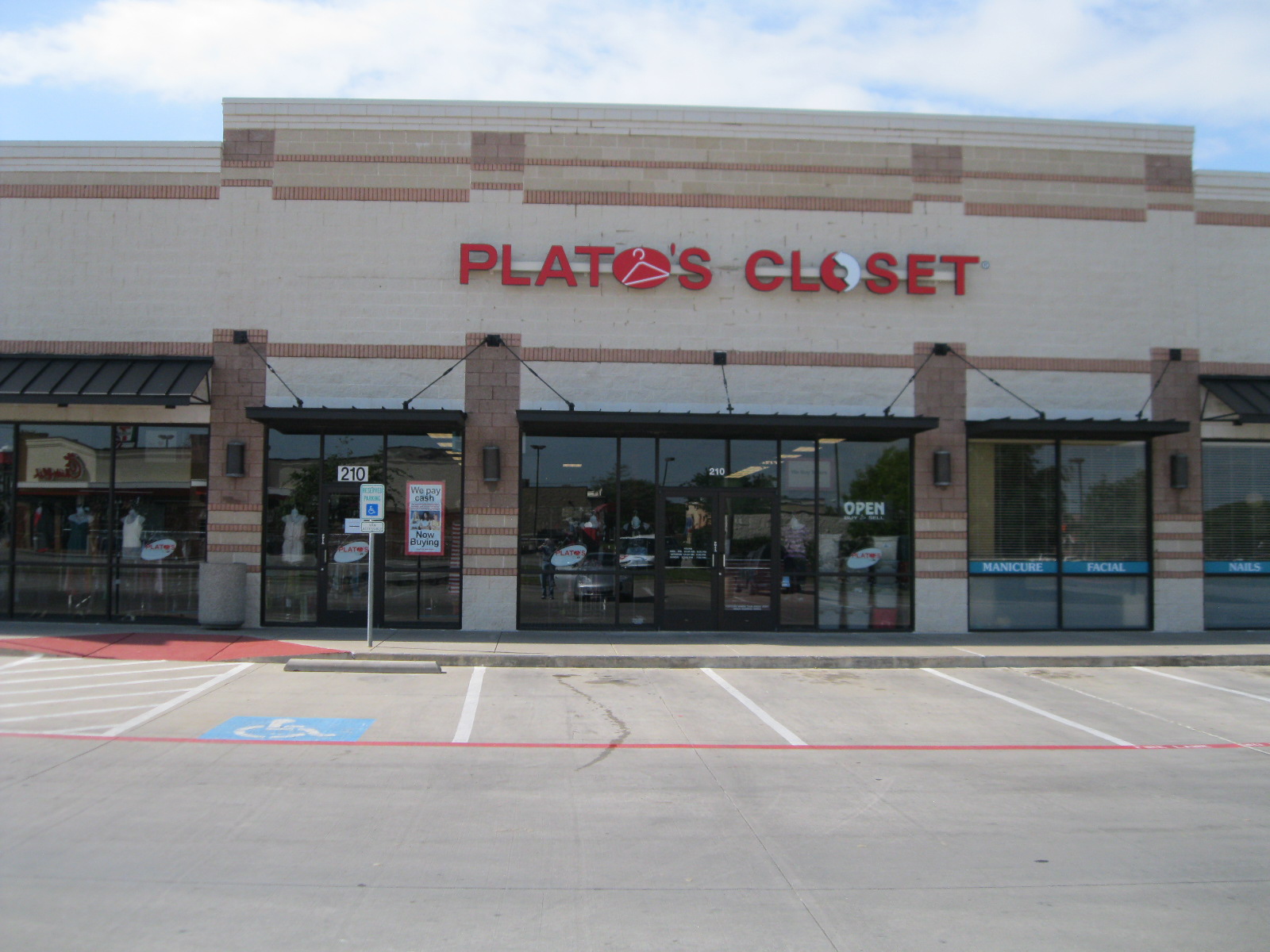 Plato's Closet - Euless, TX