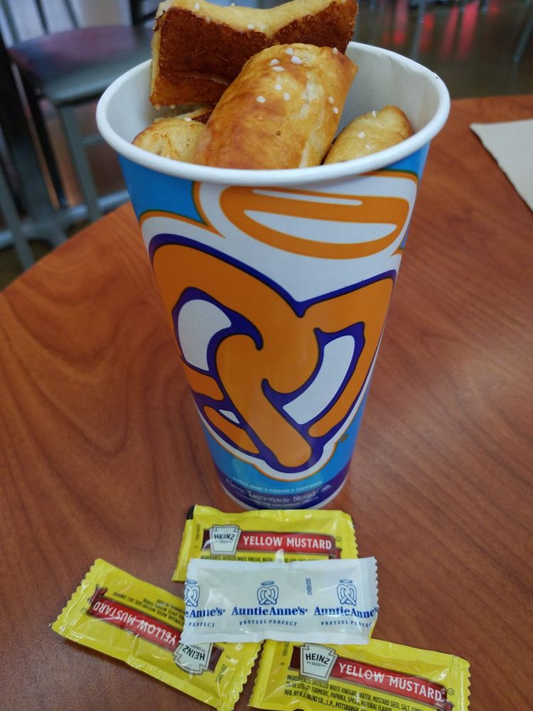 Auntie Anne's 1613 Pleasonton Rd Suite B-108, Fort Bliss
