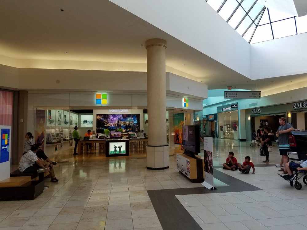 Swarovski Baybrook Mall