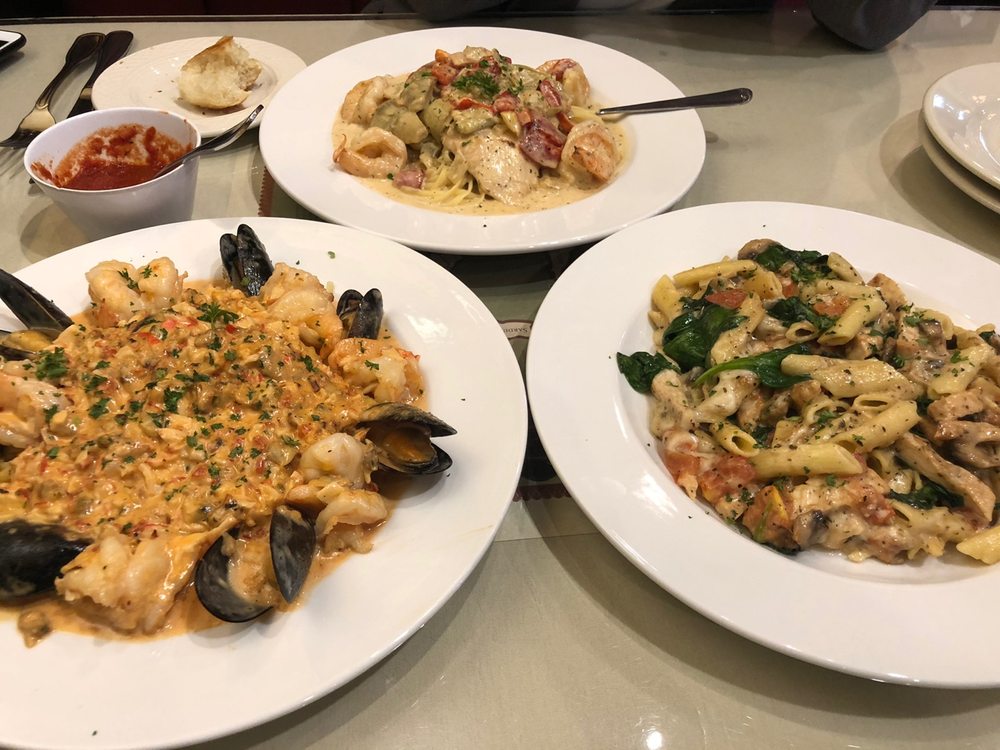 Eddie's Napolis Italian Bistro 4280 Lavon Dr #250, Garland
