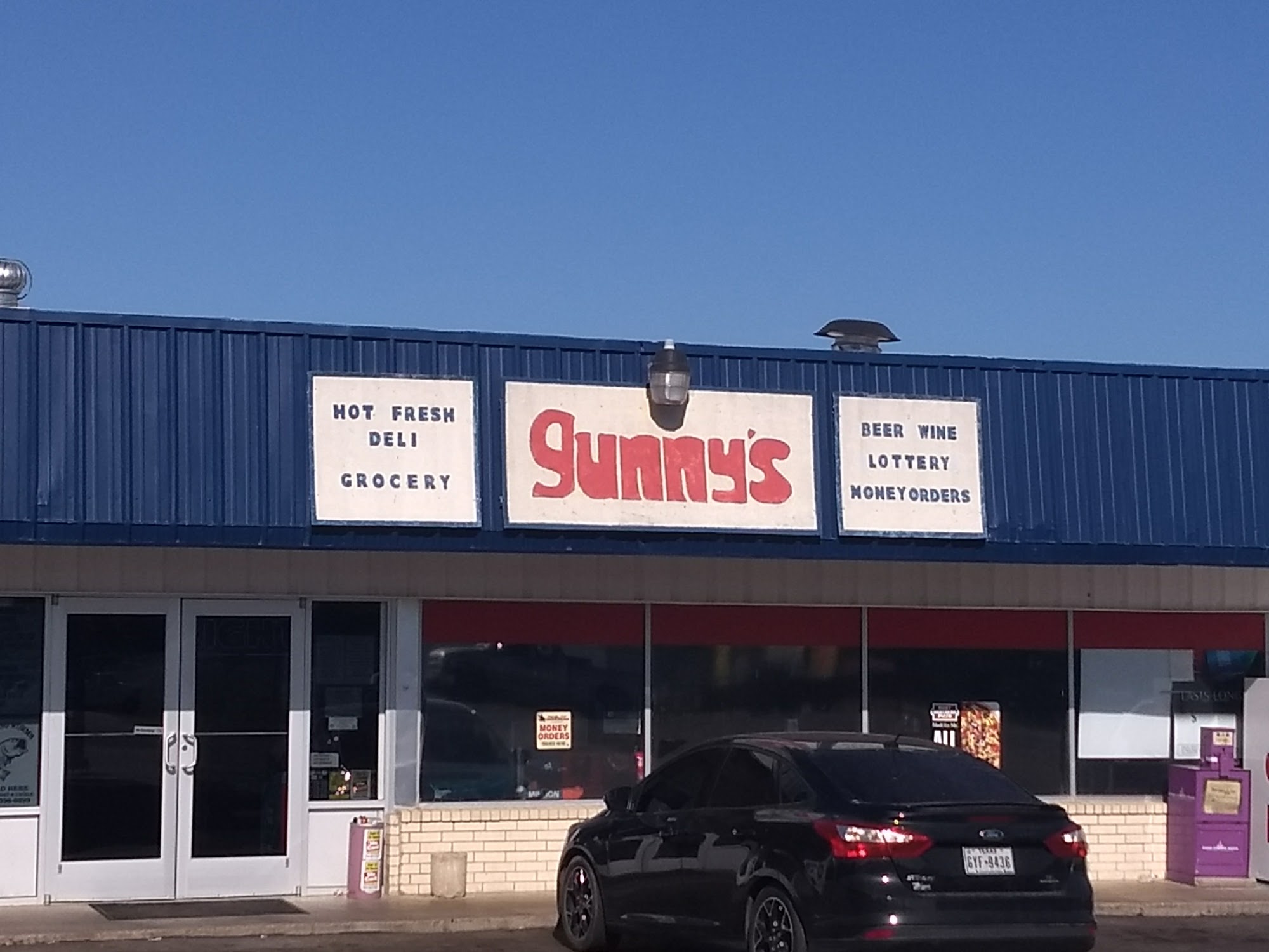 Gunny's Lakeside Grocery Store