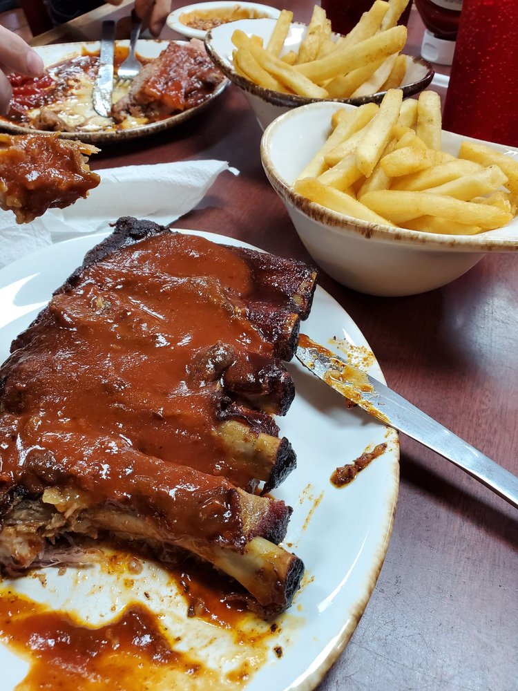 Luka's Barbecue & Steakhouse inc 17052 Saturn Ln, Houston