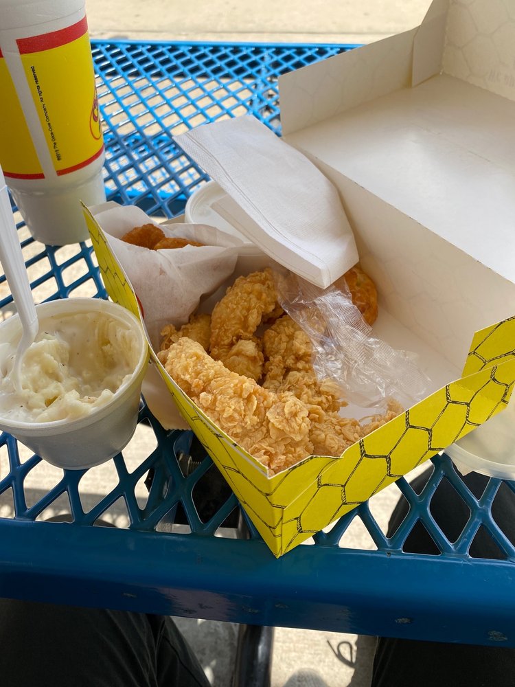 Chicken Express 609 W Airport Fwy, Irving