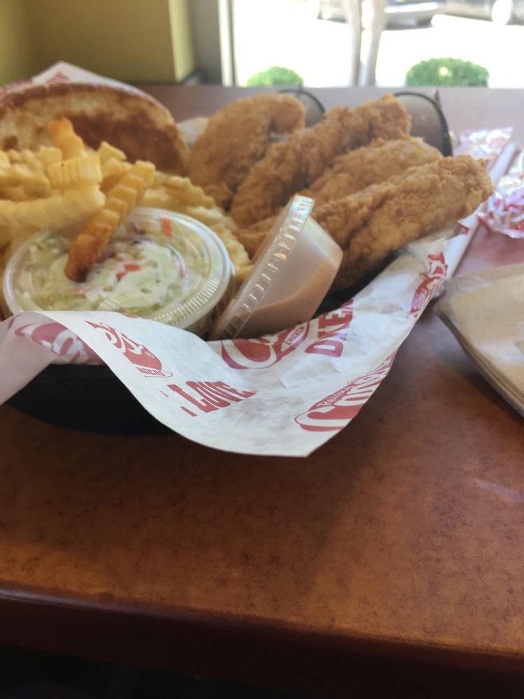 Raising Cane's Chicken Fingers 7955 N MacArthur Blvd, Irving