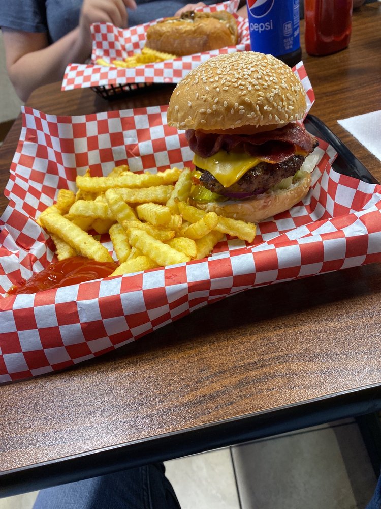 Space Burger 2813 N MacArthur Blvd, Irving