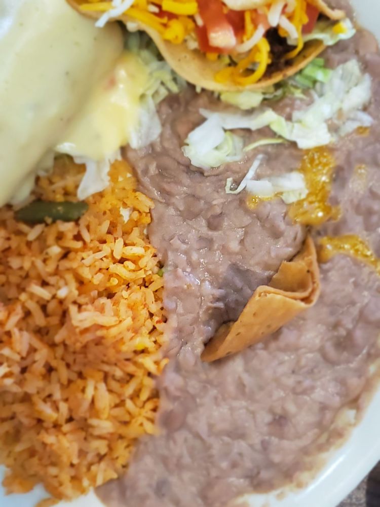 Salsas Méxican Grill 3601 Regent Blvd #140, Irving