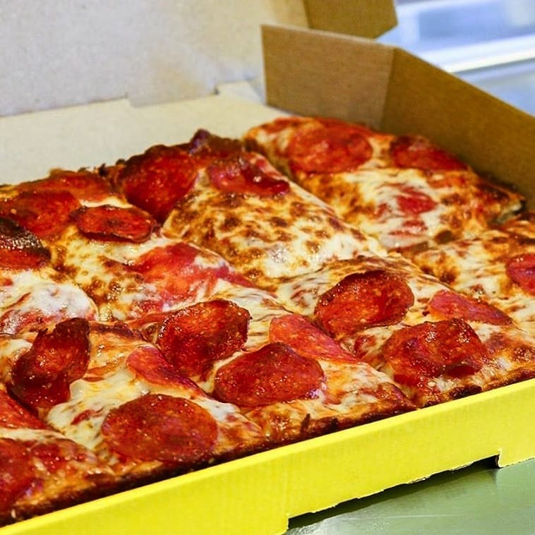 Hungry Howie's Pizza 6133 N Fry Rd, Katy