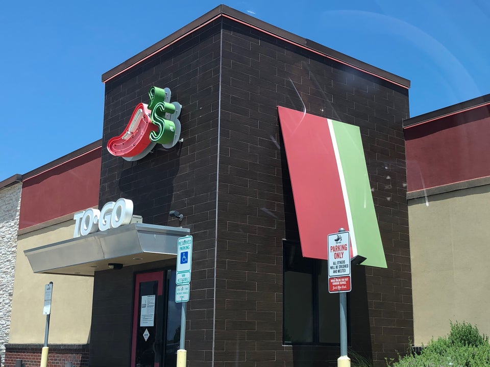 Chili's Grill & Bar 10601 McPherson Rd, Laredo