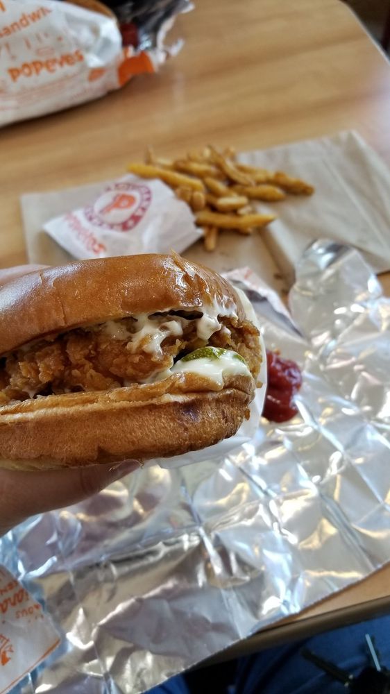Popeyes Louisiana Kitchen 1609 E Del Mar Blvd, Laredo