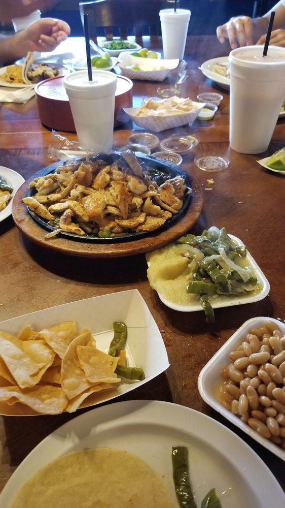 Hacienda Arandas, Saunders. 2397 E Saunders St, Laredo