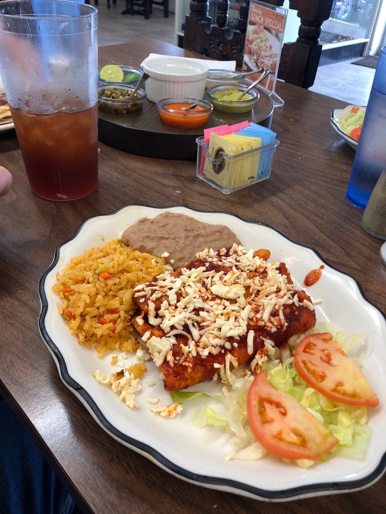 El Metate Restaurant 319 W Del Mar Blvd, Laredo