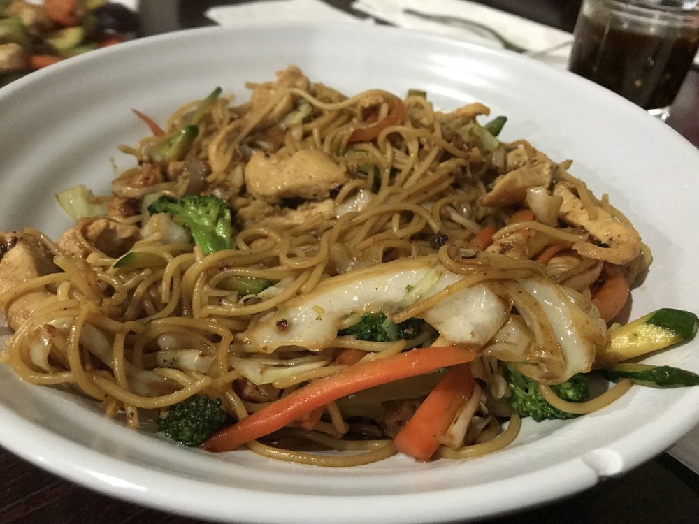 Sushi Madre 401 W Saunders St, Laredo