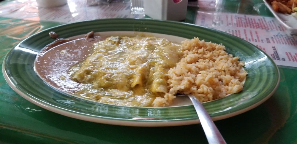 Lonches La Abuela 1408 Zaragoza St, Laredo