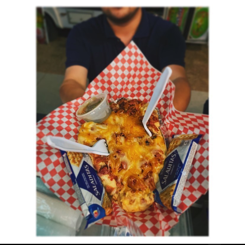 Mulas Food Truck 10211 Golondrina Dr, Laredo