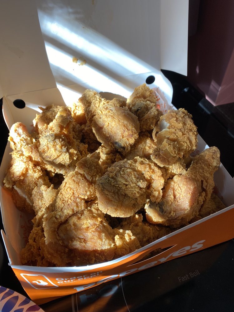 Popeyes Louisiana Kitchen 10743 E Crystal Falls Pkwy, Leander