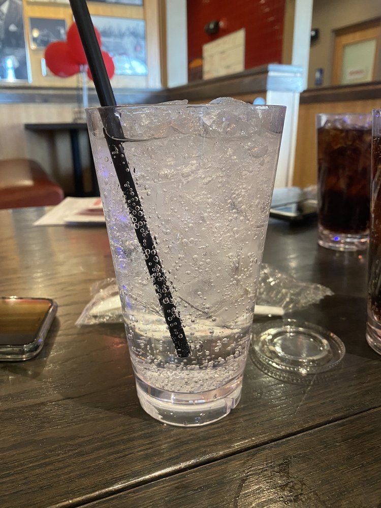 Red Robin Gourmet Burgers and Brews 4805 S Loop 289 Ste 200, Lubbock