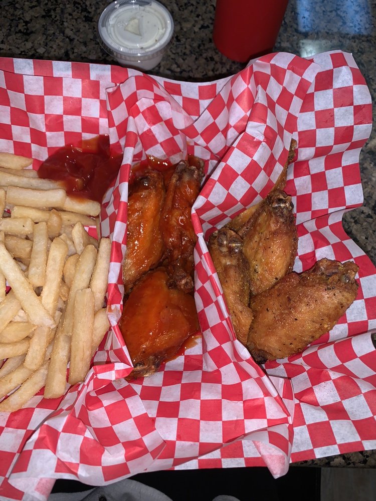 Hub City Wings 1902 34th St, Lubbock
