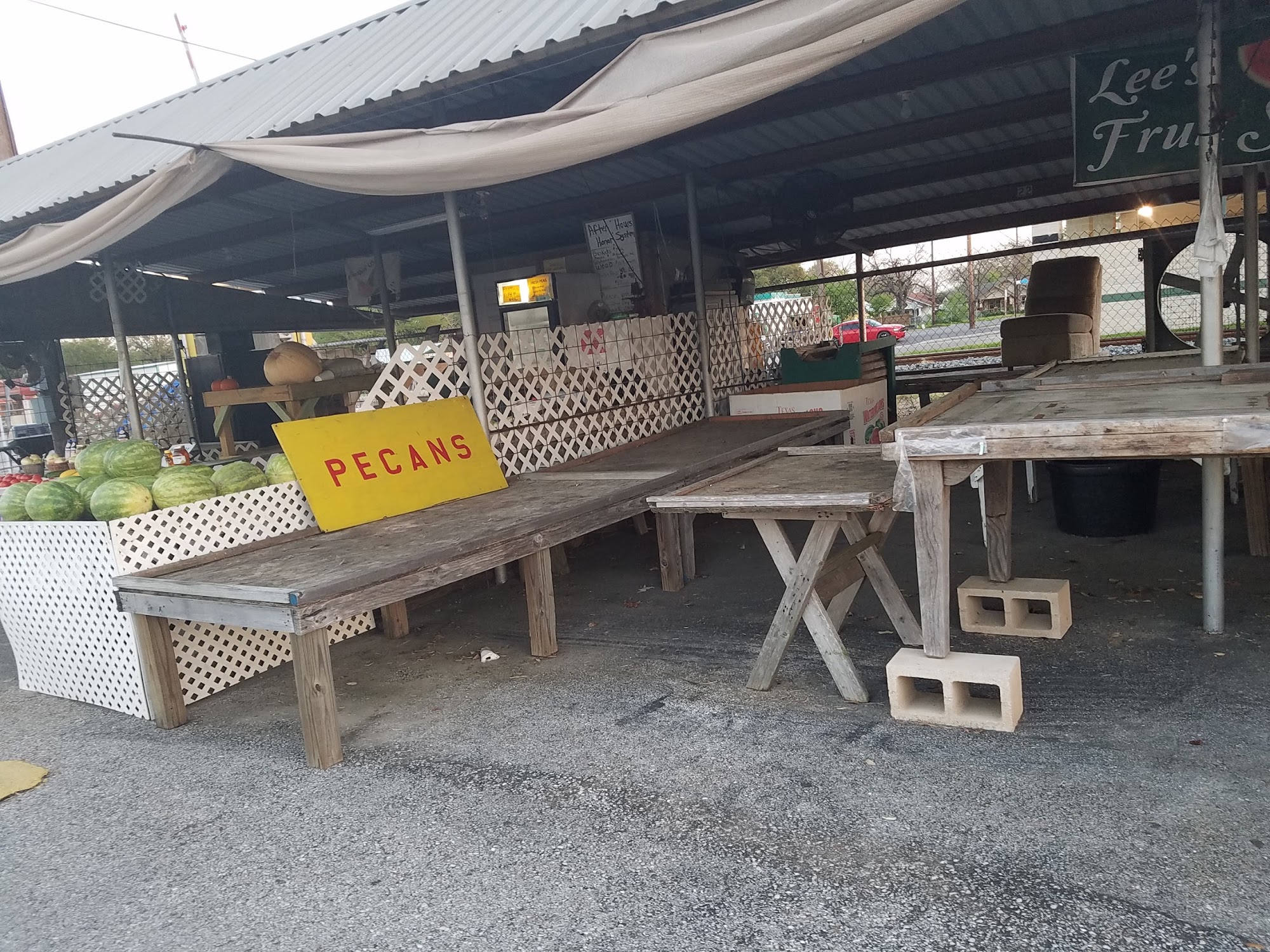 Lee's Fruit Stand
