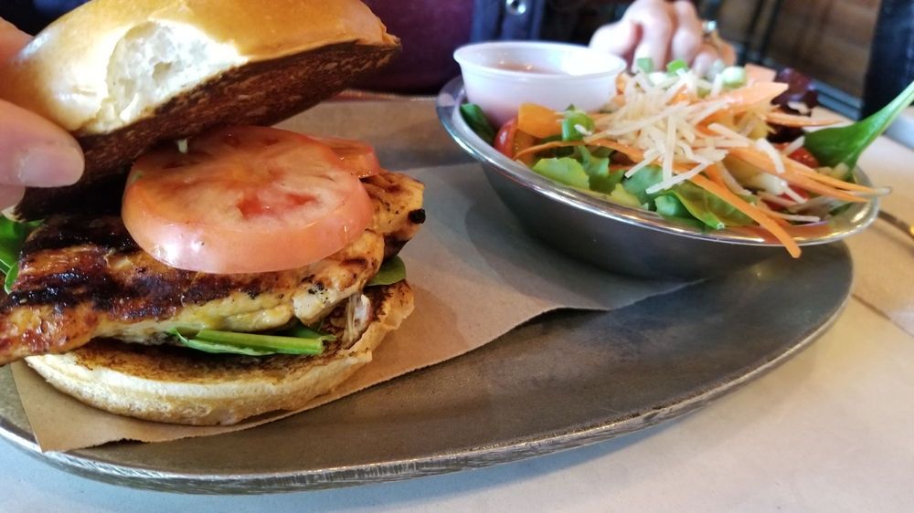 Village Burger Bar Legacy Plano, 5700 Legacy Dr a5, Plano