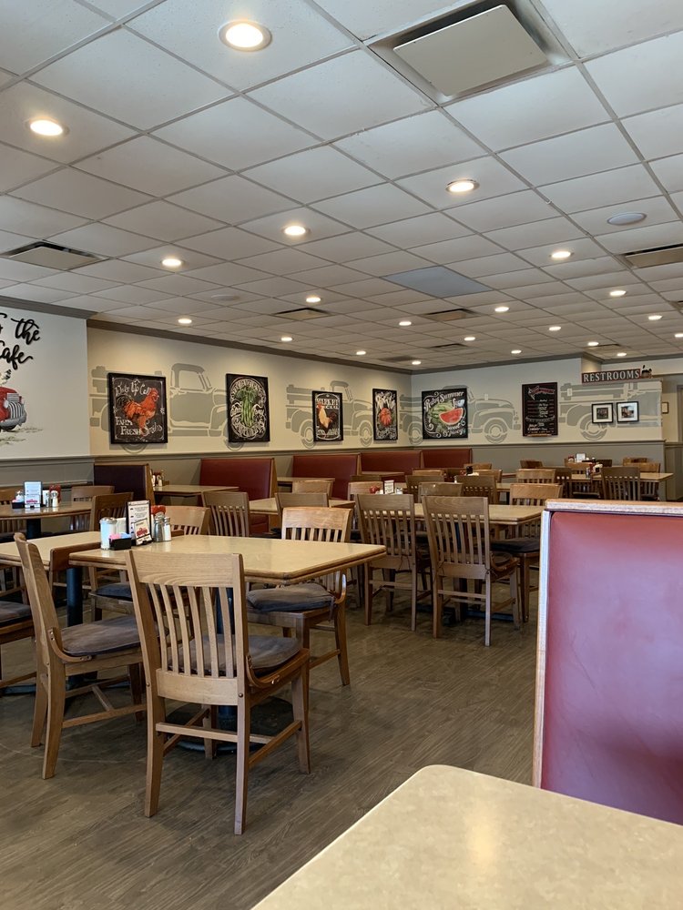 Red Truck Cafe 910 W Parker Rd #101, Plano