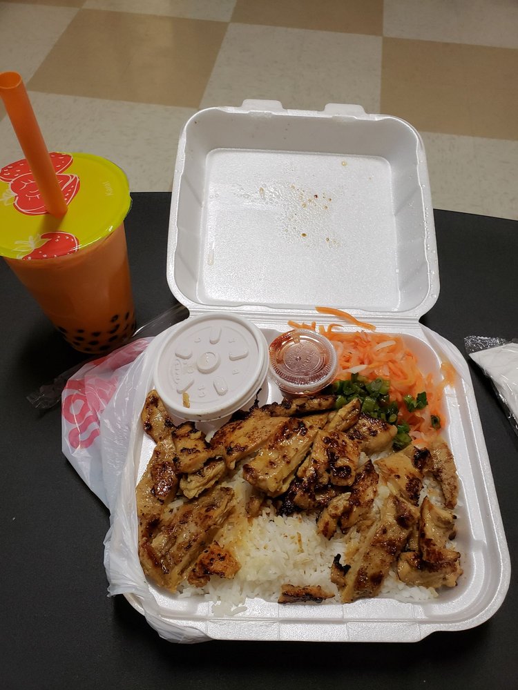 Pho Que Huong 2713 W 15th St, Plano