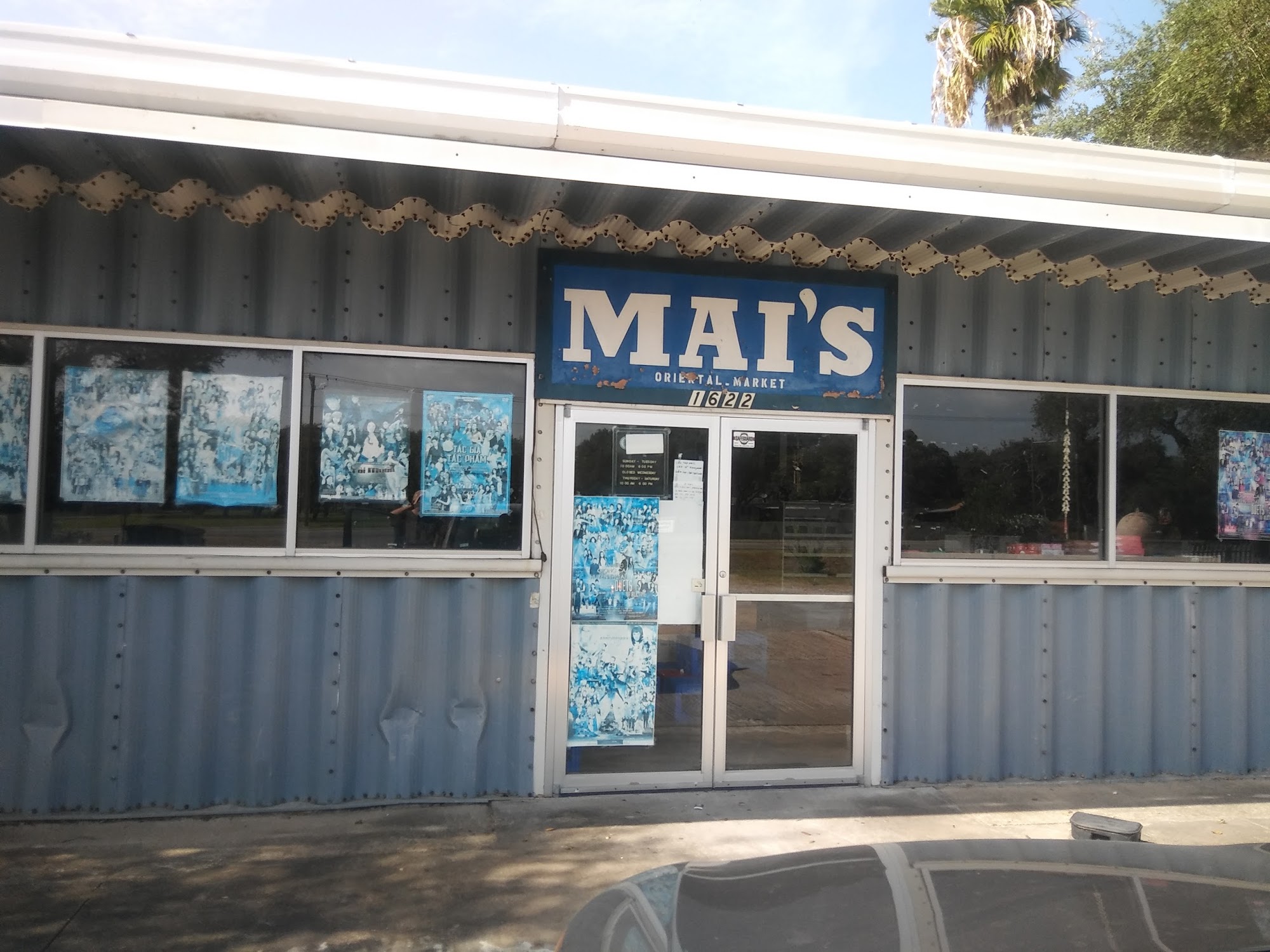 Mai's Oriental Market