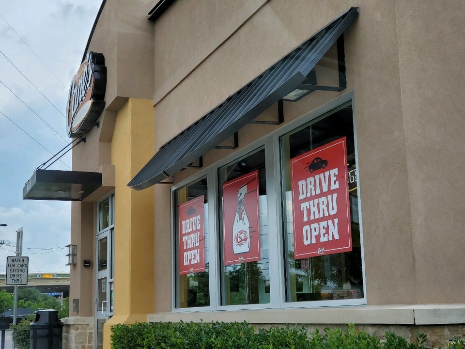 Raising Cane's Chicken Fingers 8915 Potranco Rd, San Antonio