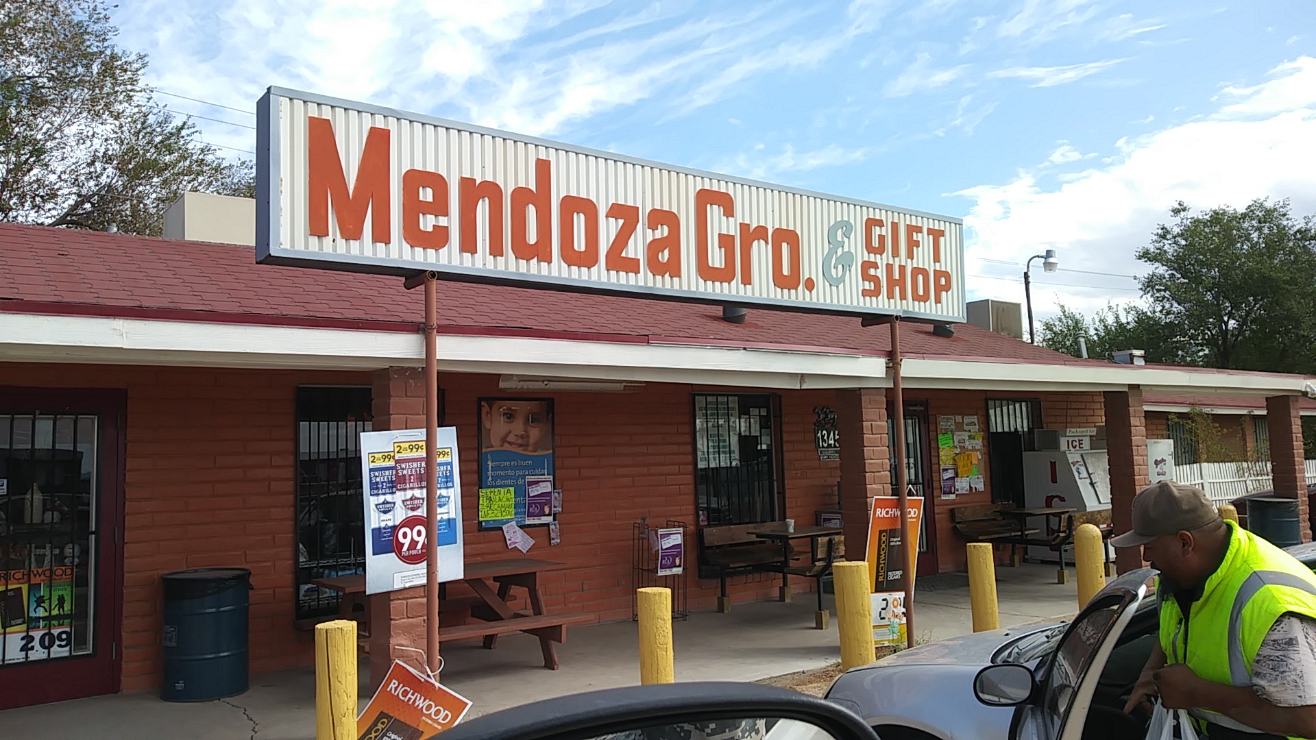 Mendoza's Grocery