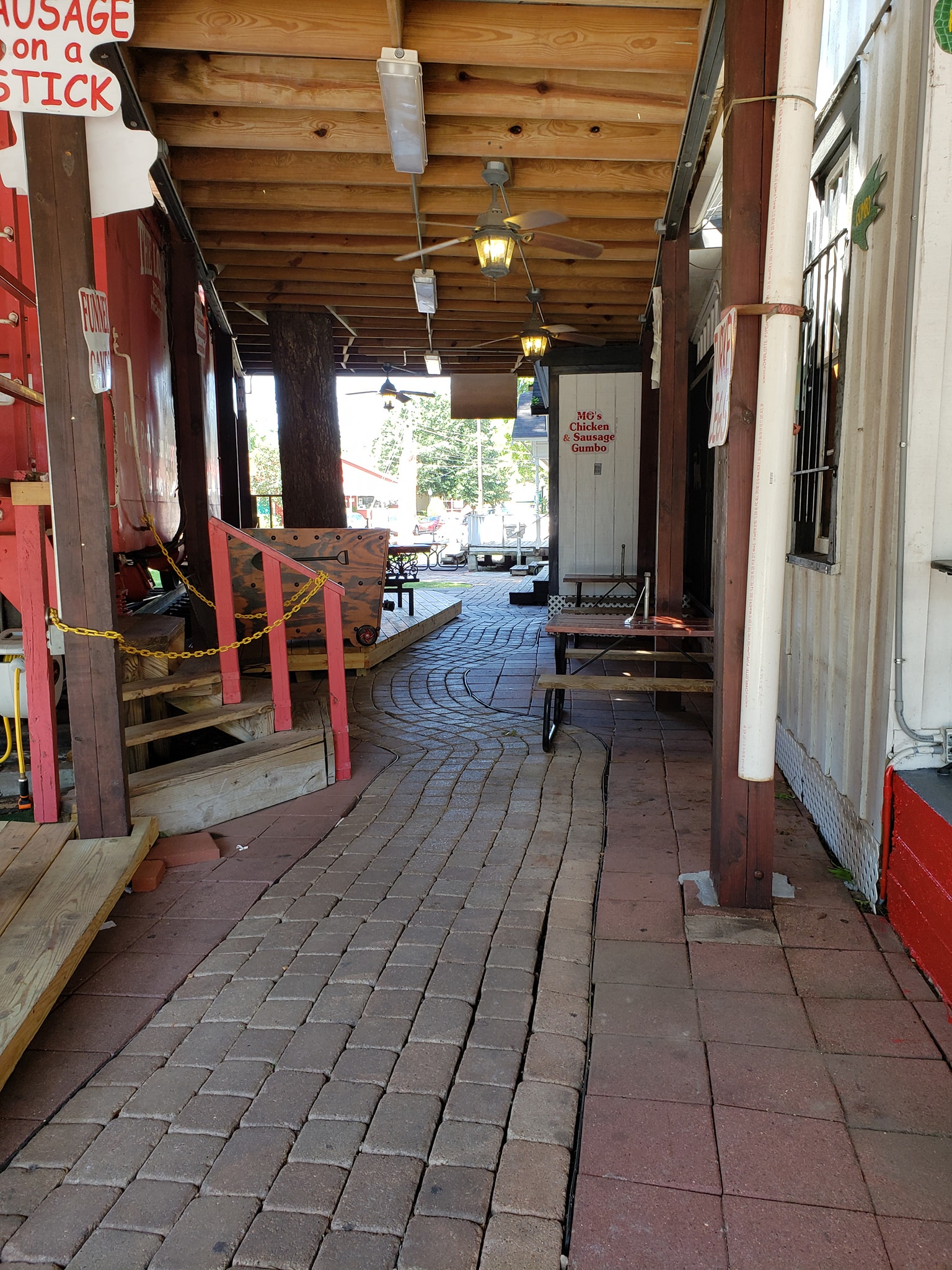 Loose Caboose 26403 Preston Ave, Spring