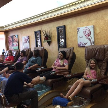 LEE’S NAILS & SPA