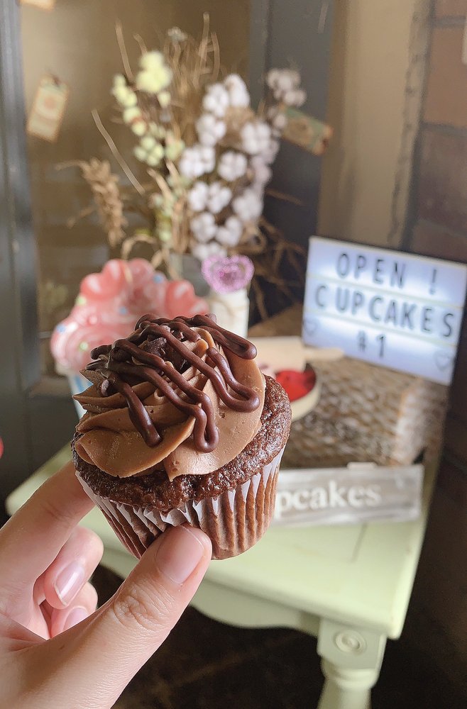What About Cupcakes? 2709 N Robinson Dr, Waco
