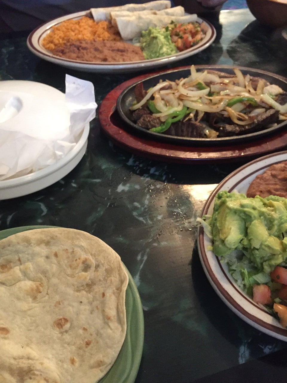 Las Flores Mexican Restaurant Inc 5903 Commerce St, Wallis