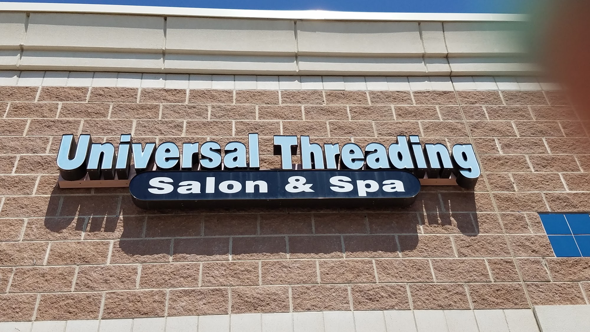 Universal Threading Salon and Spa - Watauga, TX