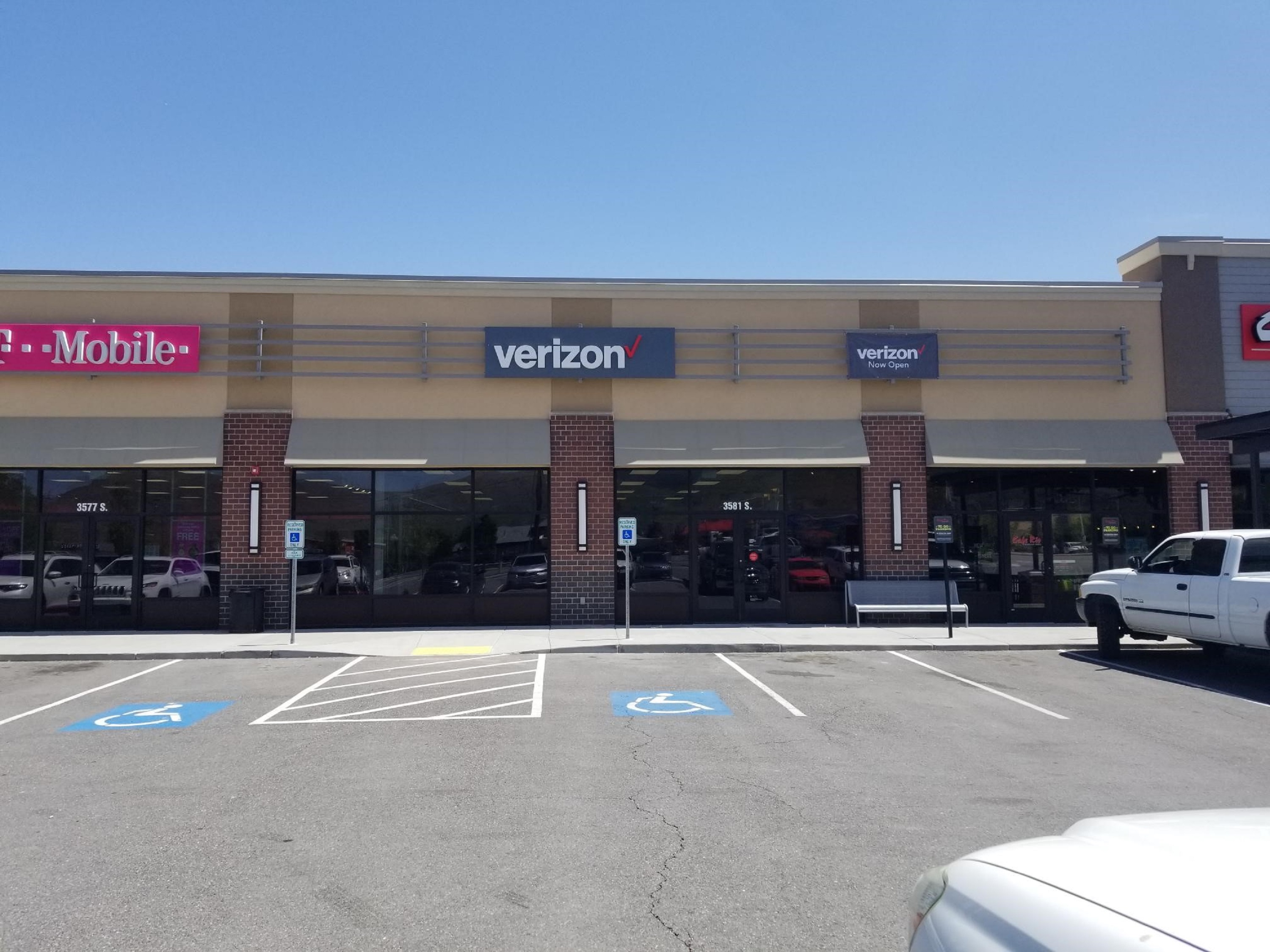 Verizon Authorized Retailer – GoWireless 3581 South 8400 West Build A-300, Magna